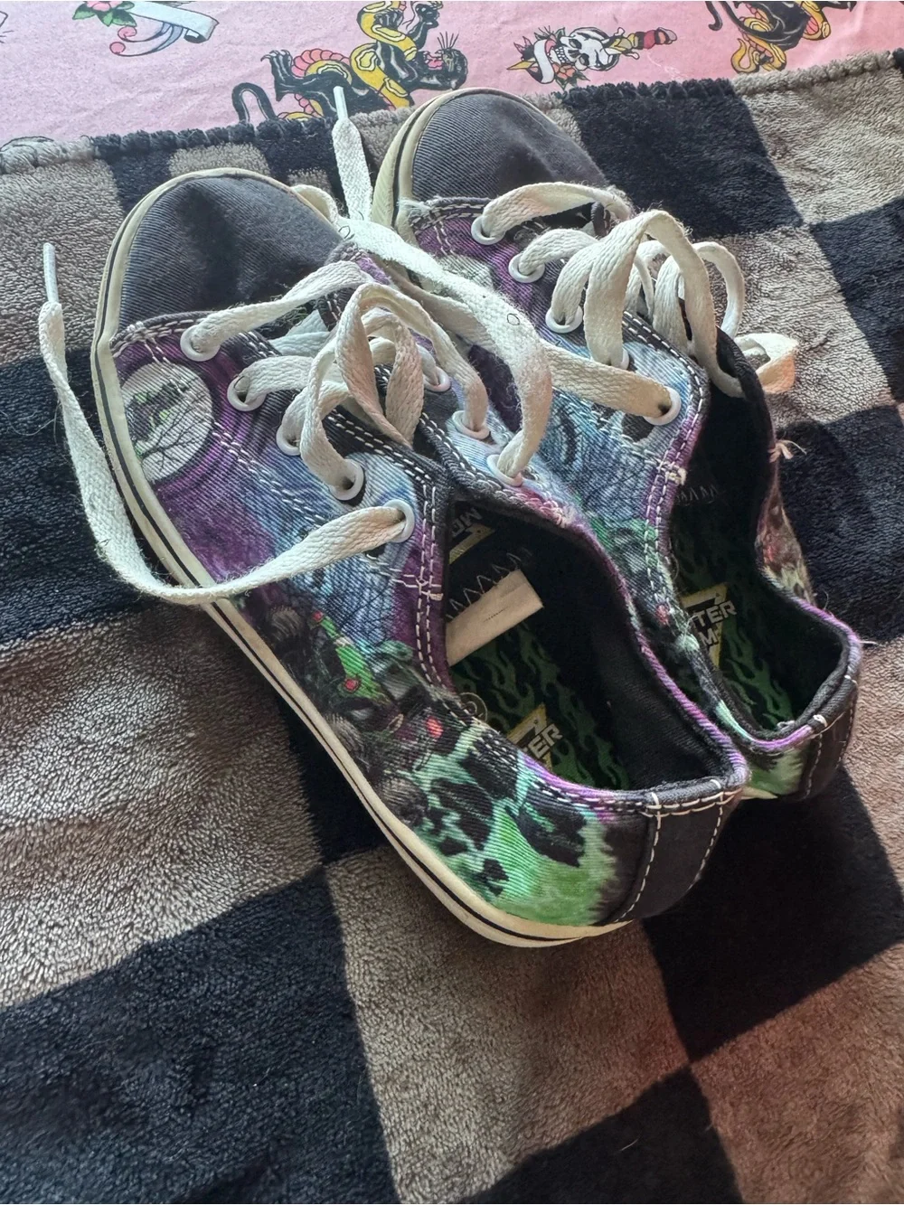 Monster Jam GRAVE DIGGER low top shoes